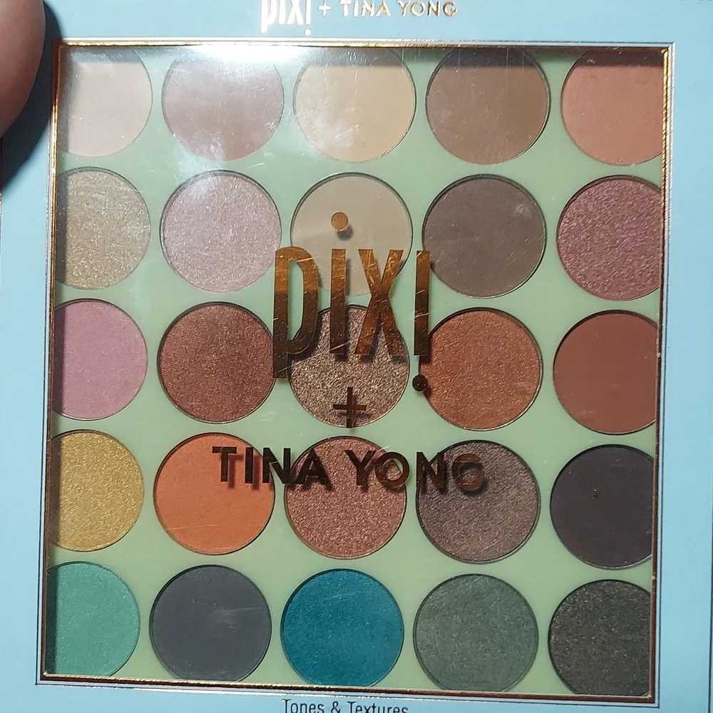 💋❄Pixi Tones & Textures Palette